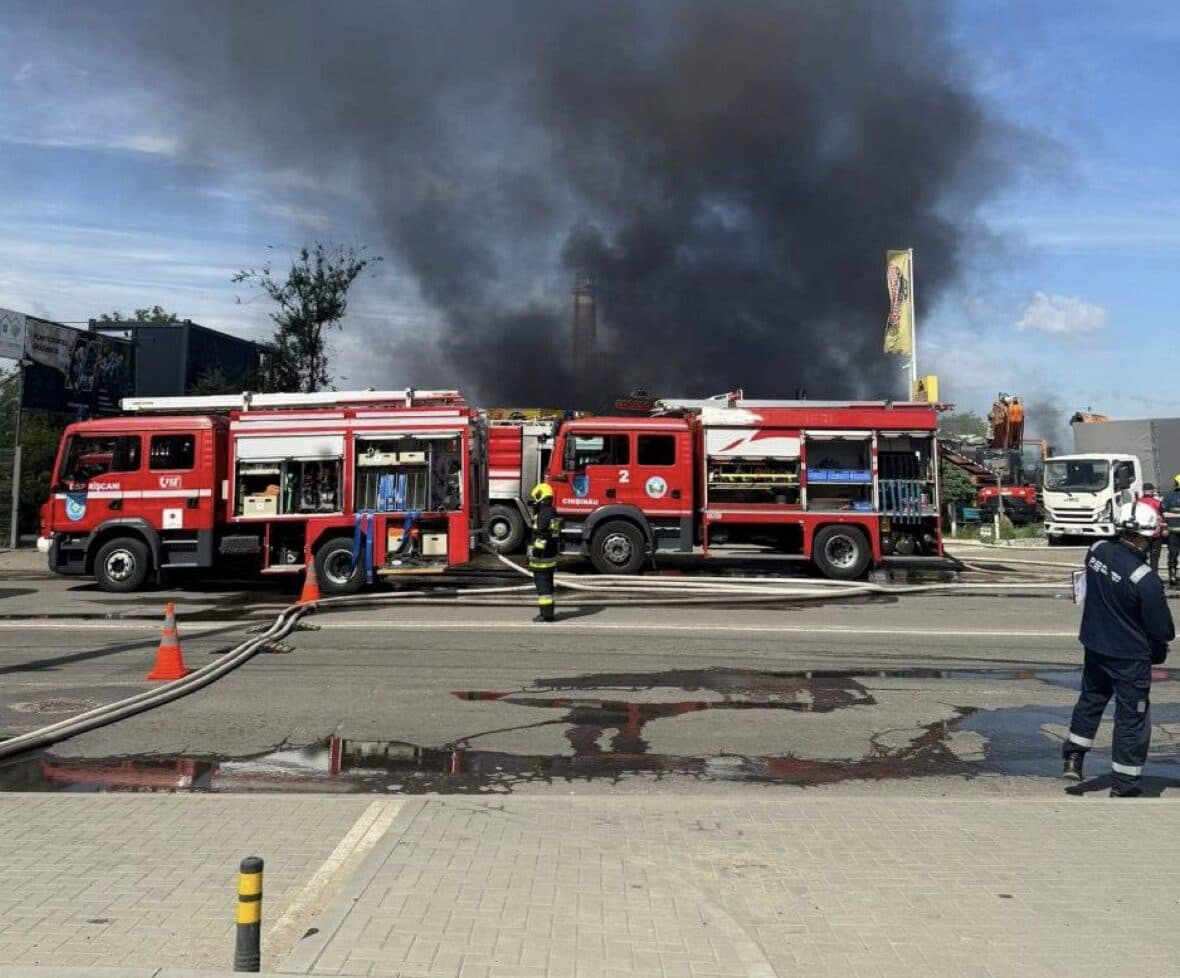 Incendiu devastator la un depozit din Chișinău: pagube semnificative